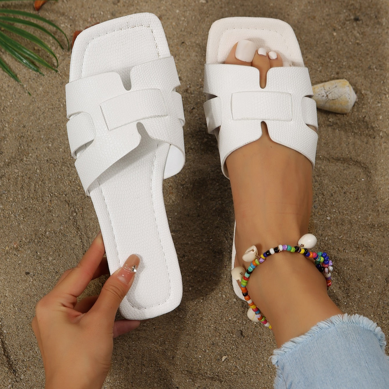 「binfenxie」Women's Stylish Square Toe Flat Sandals - Open Toe Slides for a Minimalist Look!